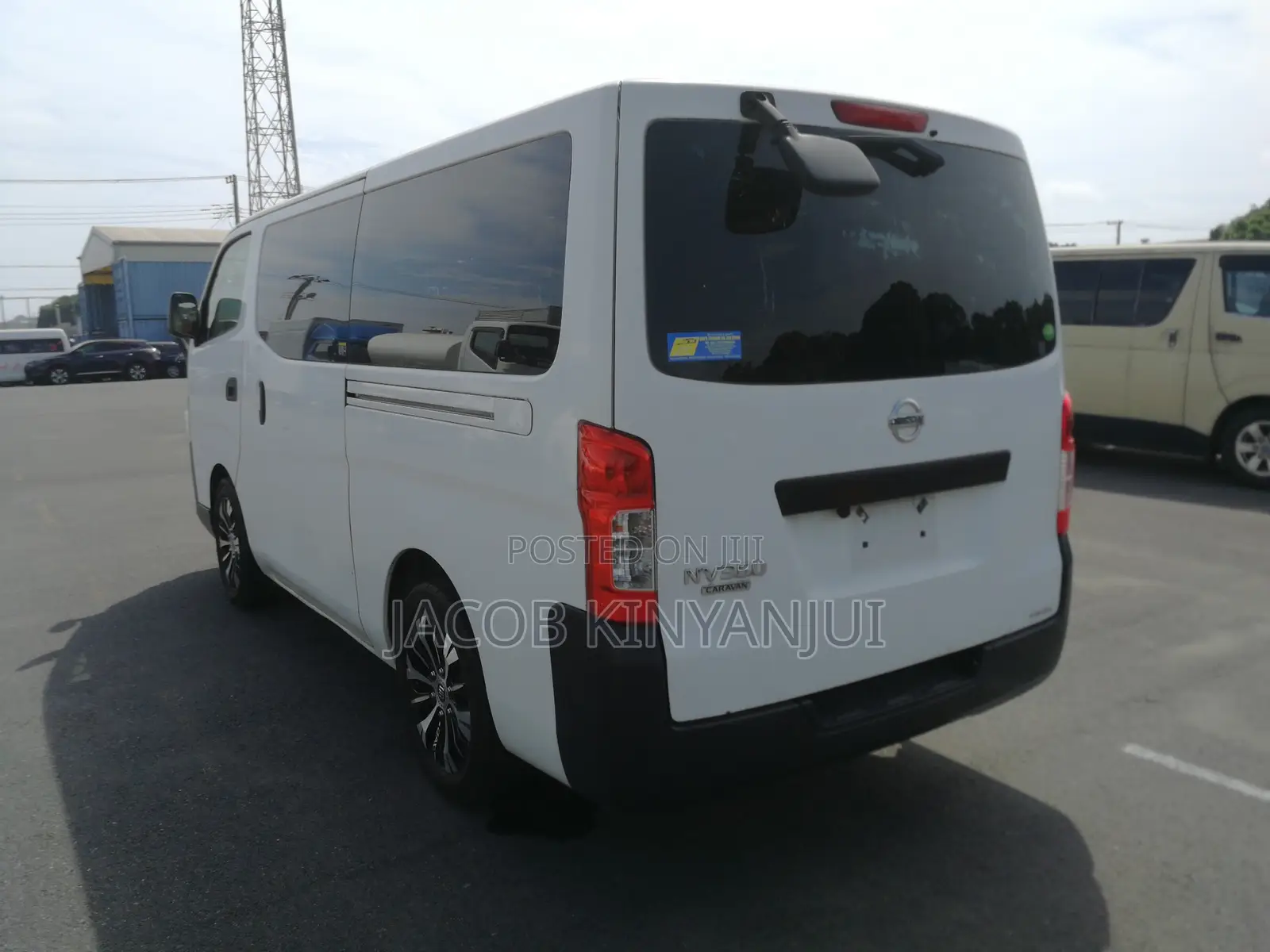 Nissan Caravan (Urvan) 2018 White
