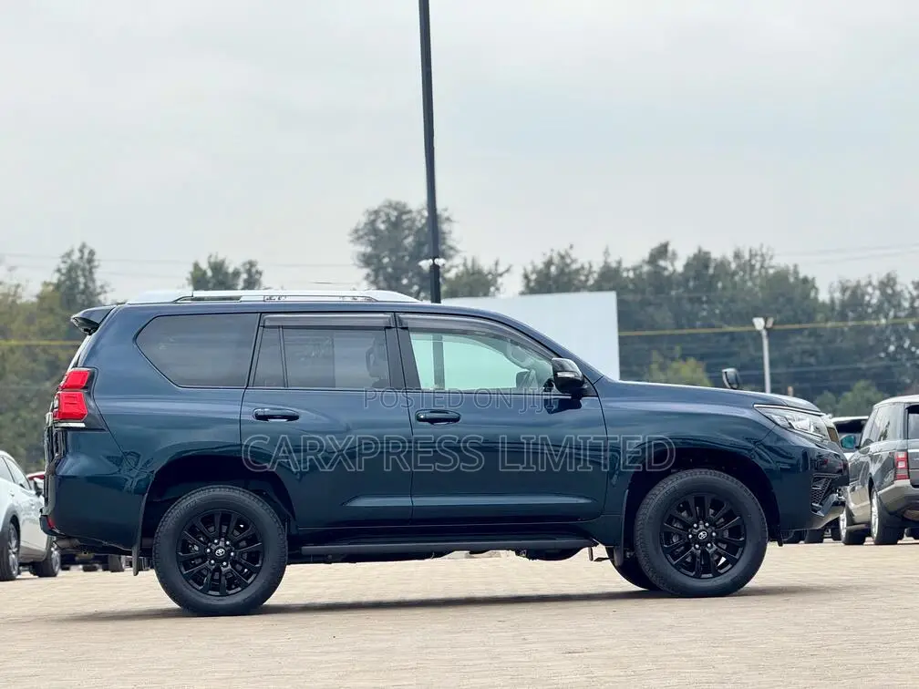 Toyota Land Cruiser Prado 2020 Blue