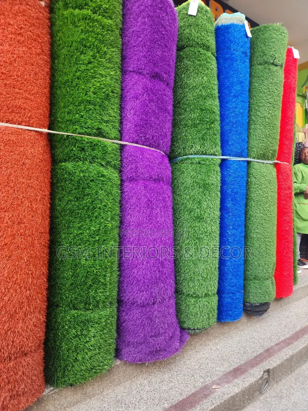 Artificial Green Grass Carpets Multicolour and Red