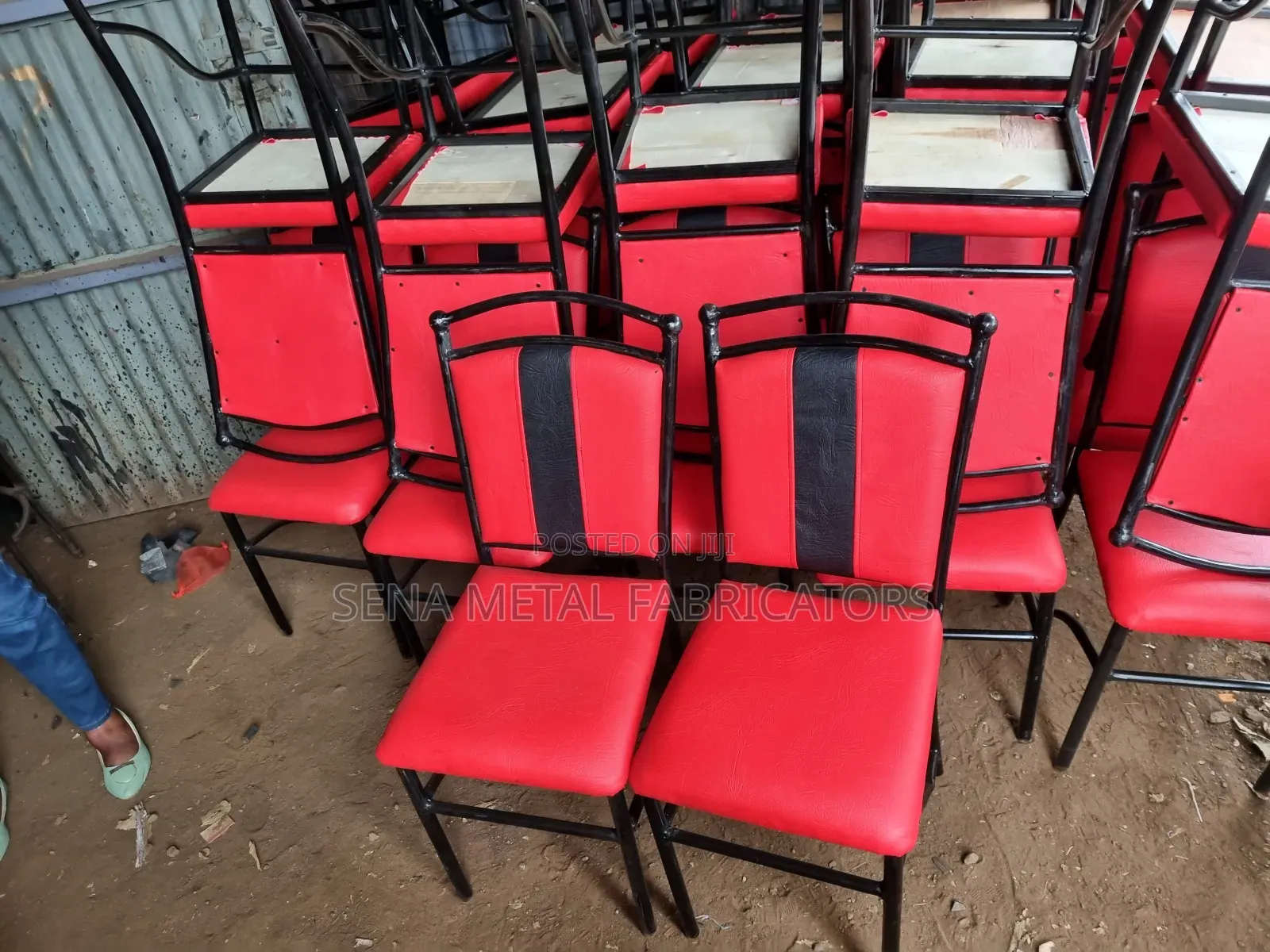 Affordable Restaurant Chairs With A Cushioned Metal Frame For Comfort.