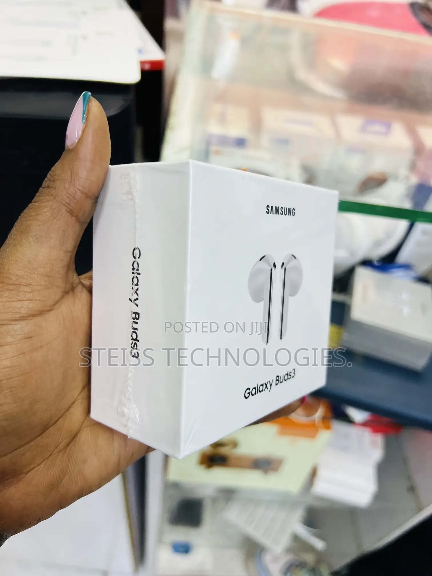 White Wireless Samsung Galaxy Buds 3