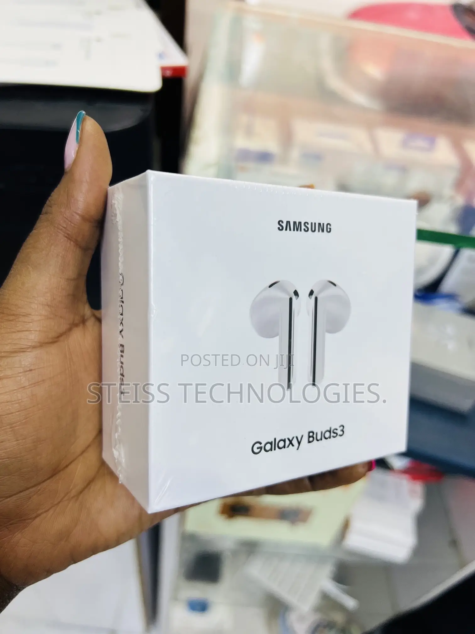 White Wireless Samsung Galaxy Buds 3