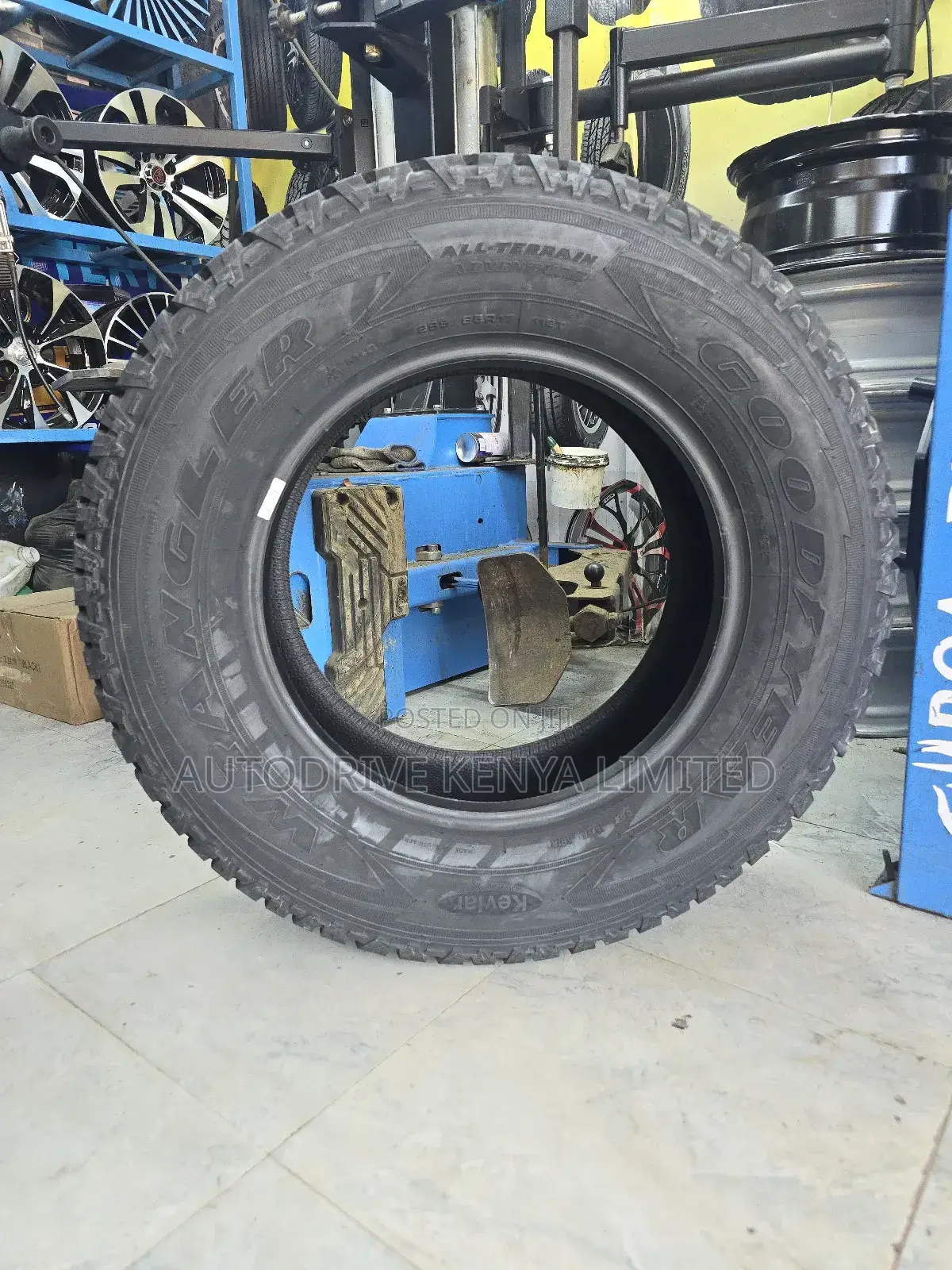 265/65r17 Goodyear Wrangler All Terrain Tire