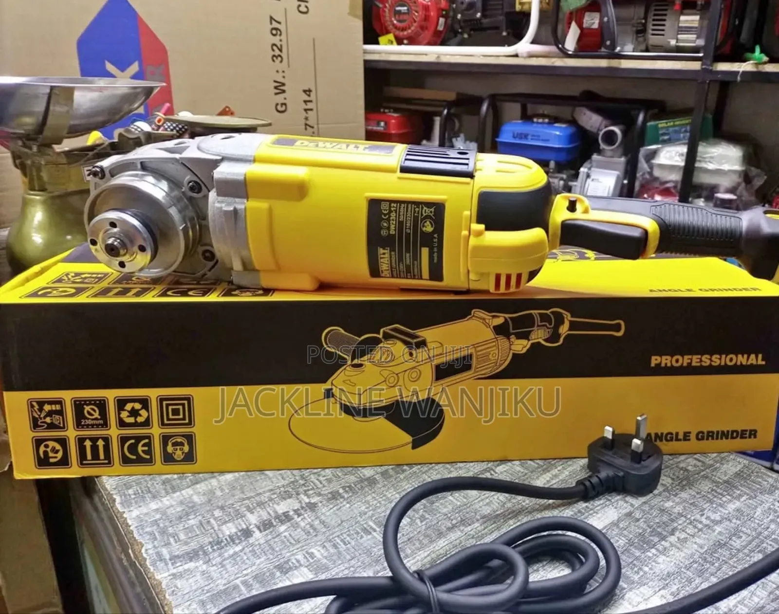 2600 W Dewalt Angle Grinder 9"/ Dewalt Angle Grinder 9 Inches