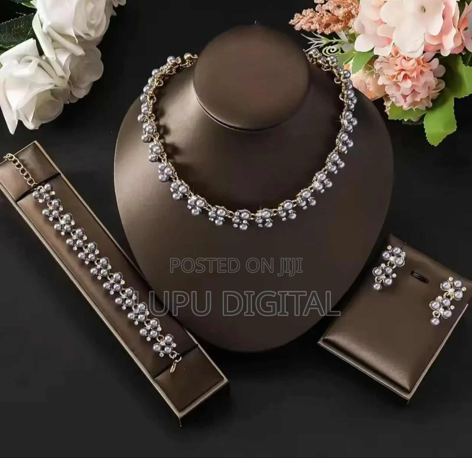 4 Pc Brilliant Matching Jewellery Set