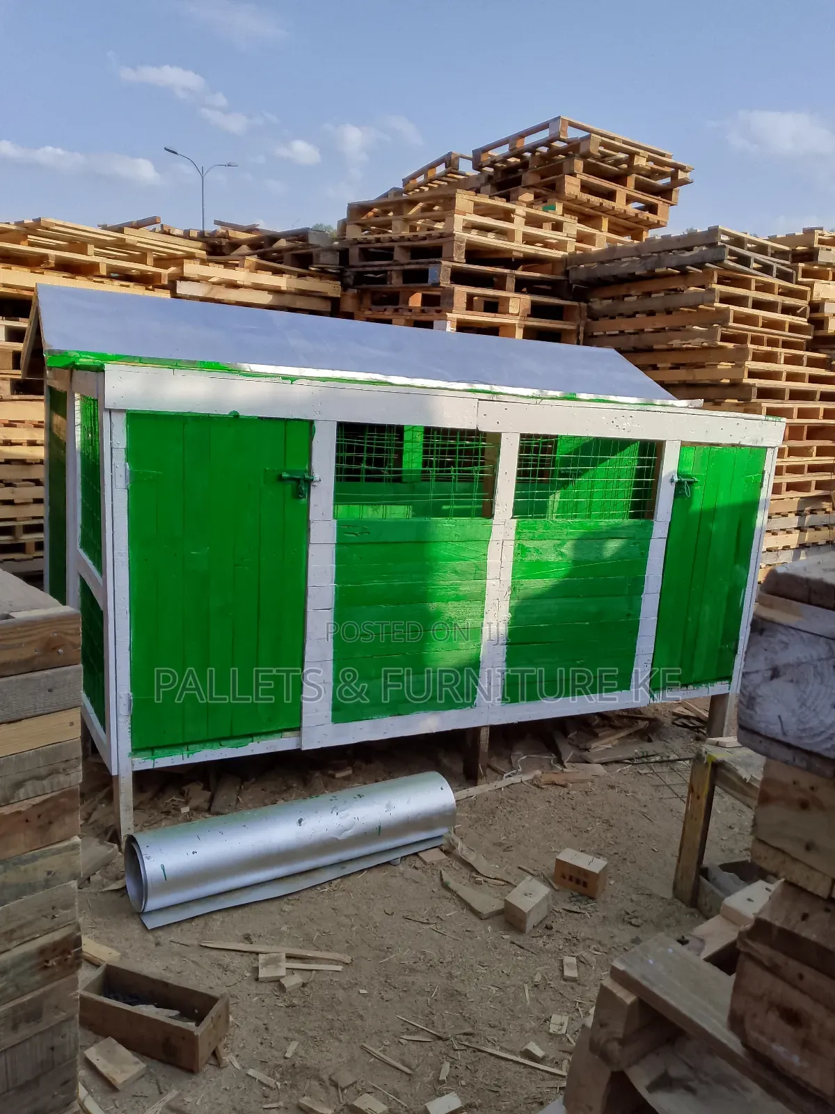 Modernized Dog Kennel With Balcony