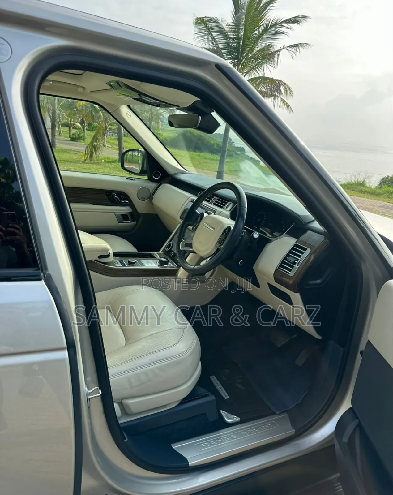 Land Rover Range Rover Vogue 2018 Gold