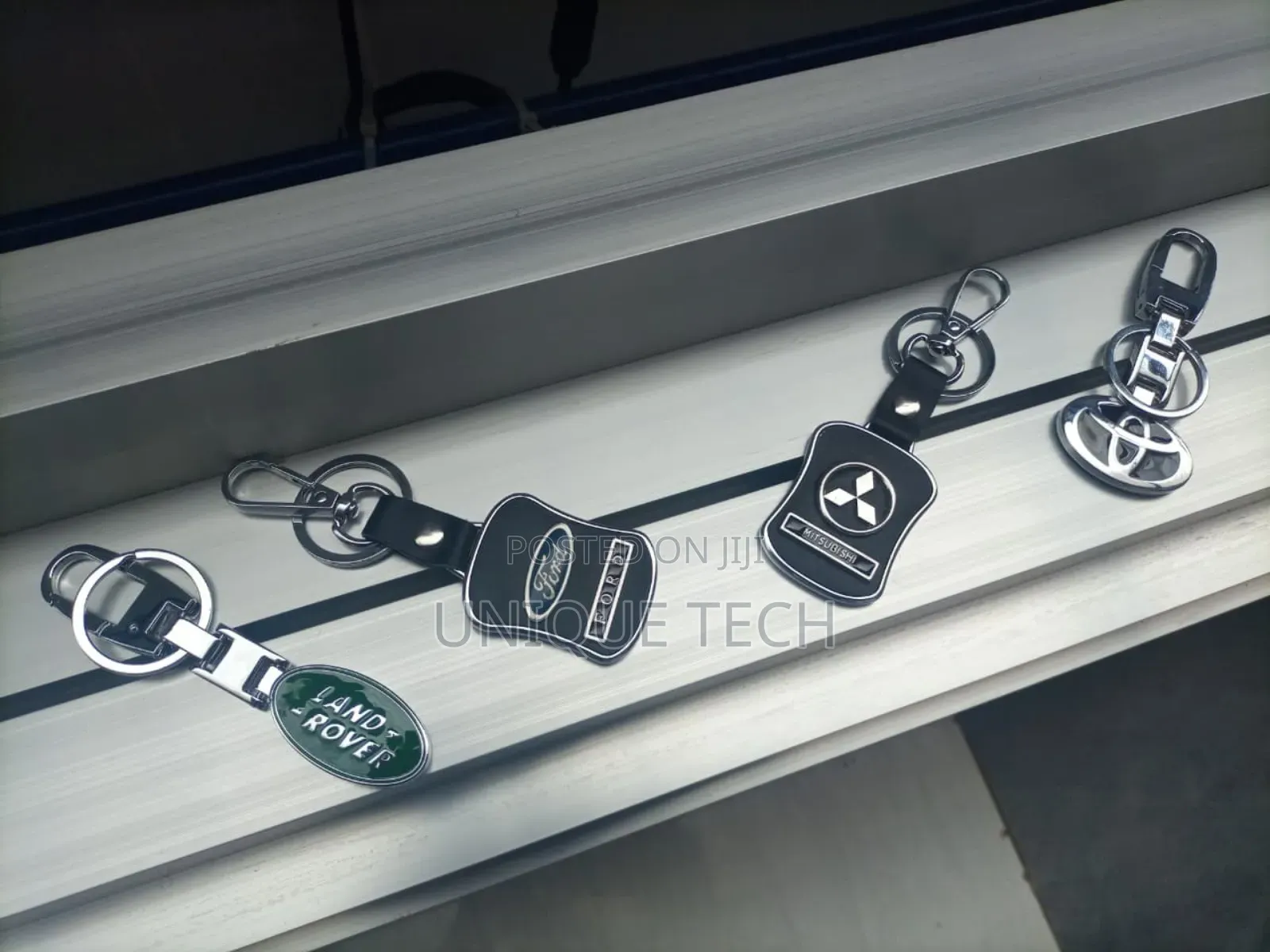 Portable Branded Key Holder Universal Car Key Ring Design