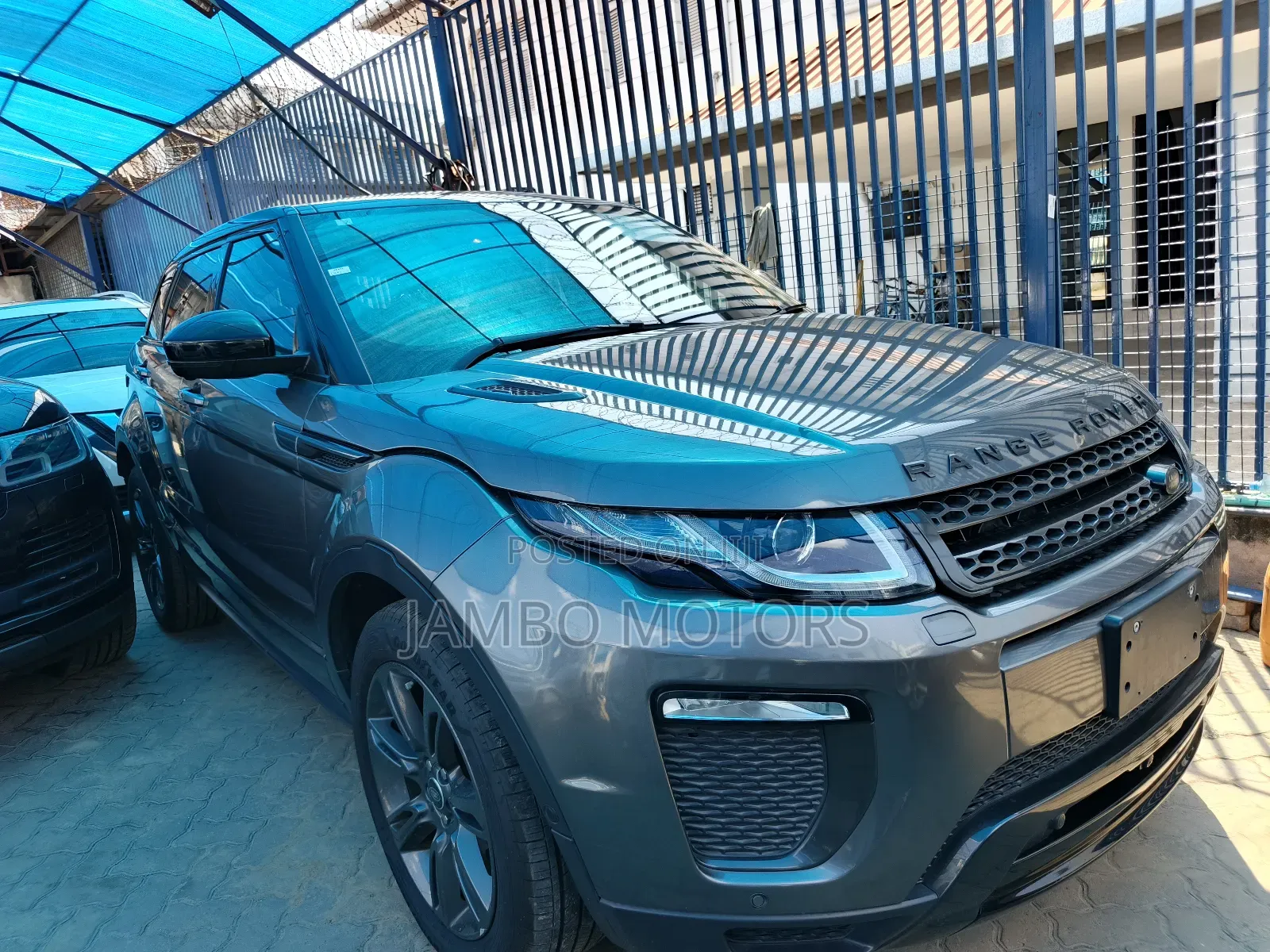 Land Rover Range Rover Evoque HSE Dynamic 4x4 5-Door 2019 Matt Black