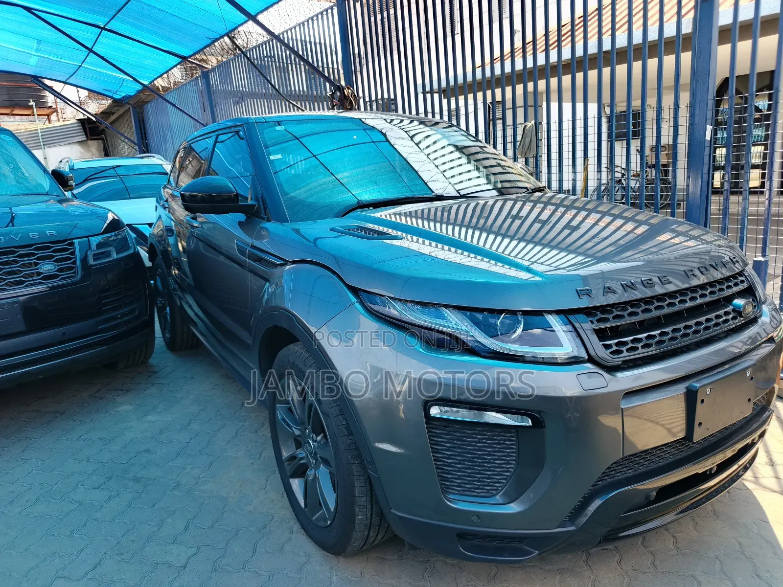 Land Rover Range Rover Evoque HSE Dynamic 4x4 5-Door 2019 Matt Black