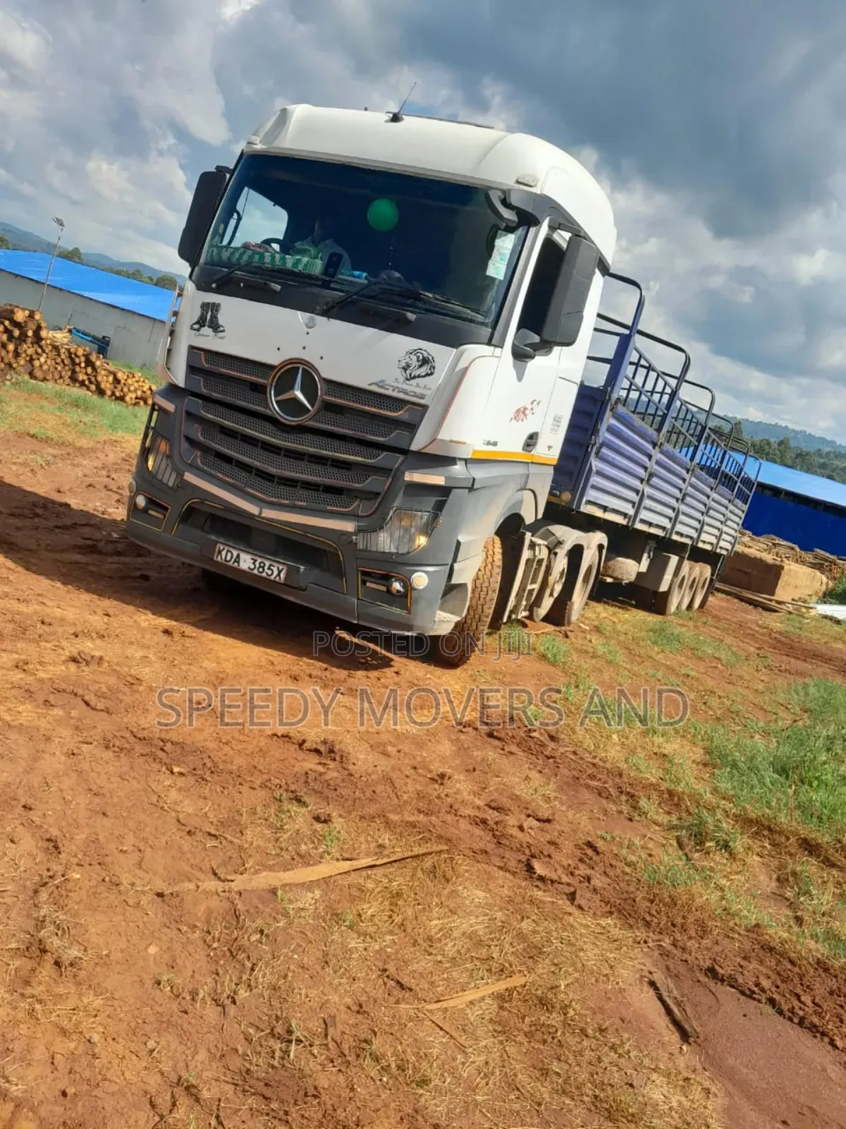 Highsided Trailer for Goods Delivery Available