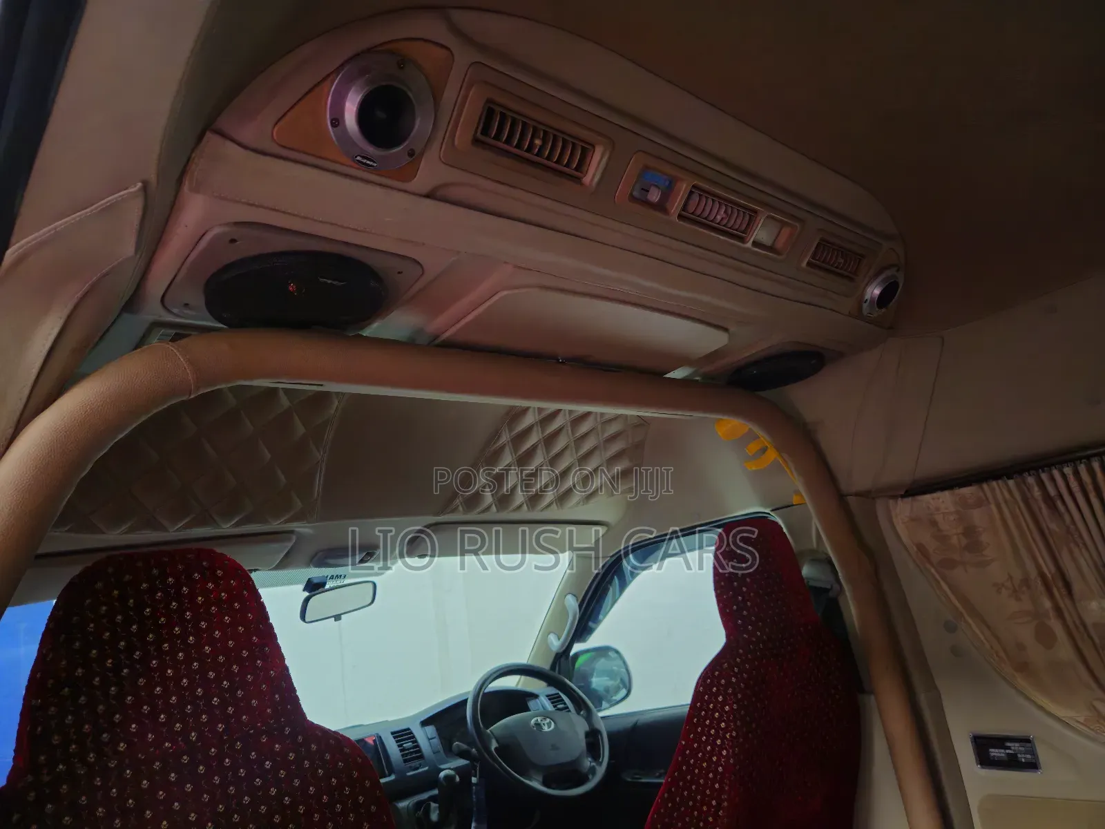 Toyota HiAce 2019 White