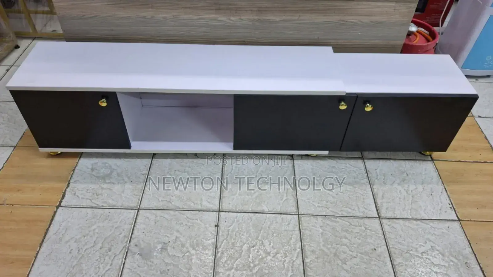Tokyo Expandable 6ft Modern Tv Stand