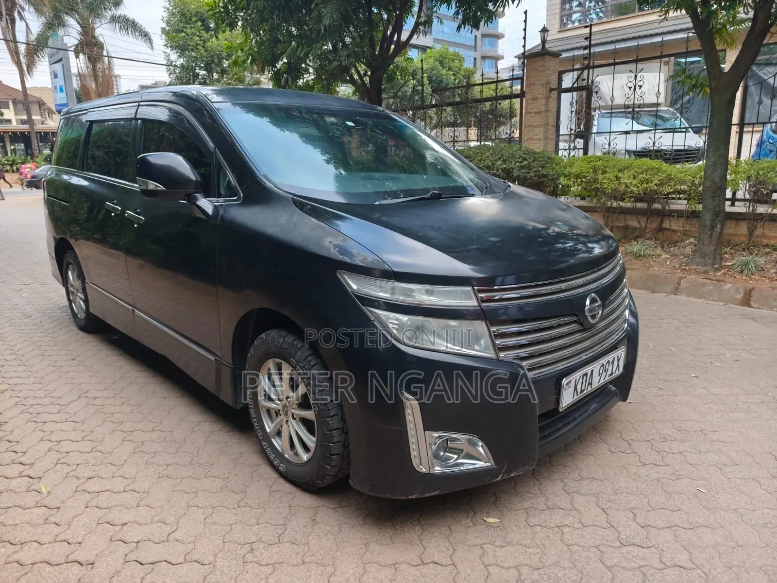 Nissan Elgrand 2013 Black