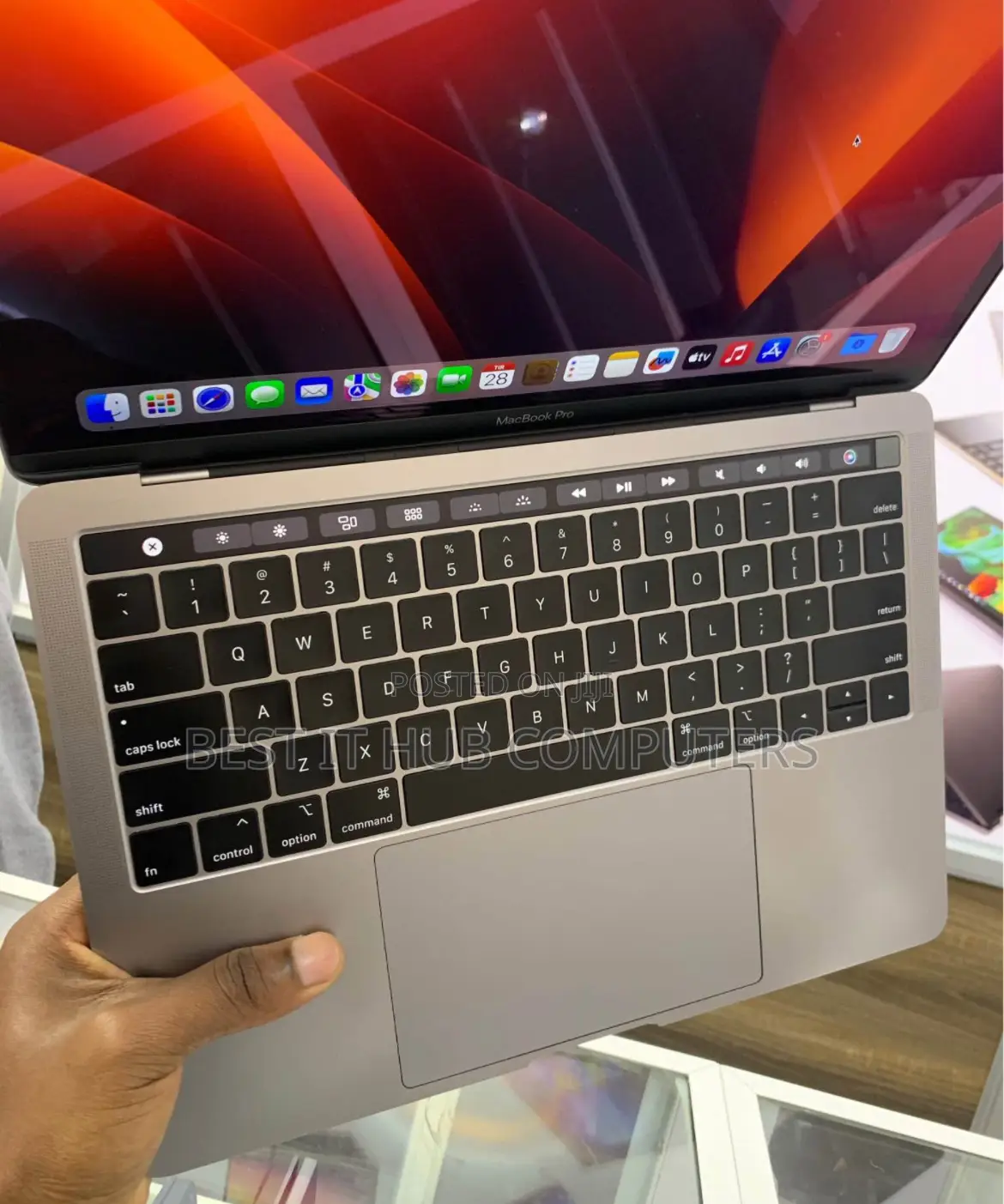 Laptop Apple MacBook Pro 2018 16GB Intel Core i7 SSD 256GB