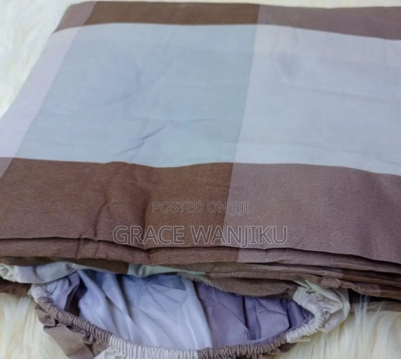 High Quality 6pcs Fitted Bedsheet With Duvet Cover.