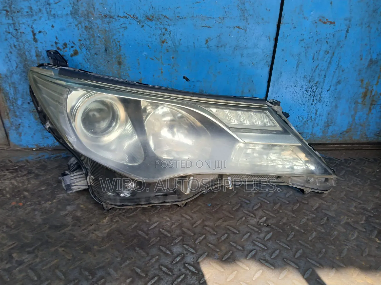 Toyota Rav 4 2015 Non Xenon Headlight