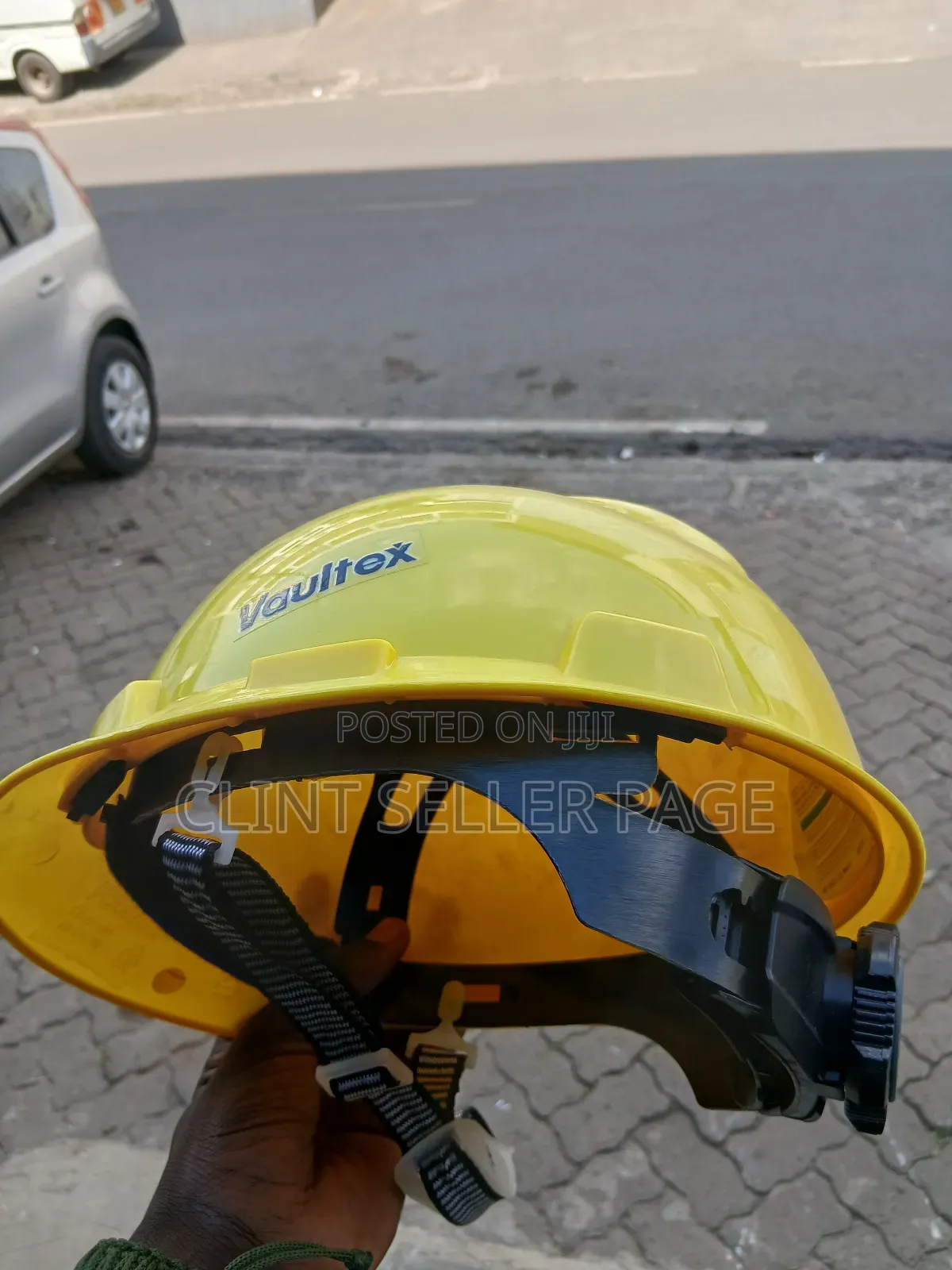 Head Protection Gear / Safety Helmet