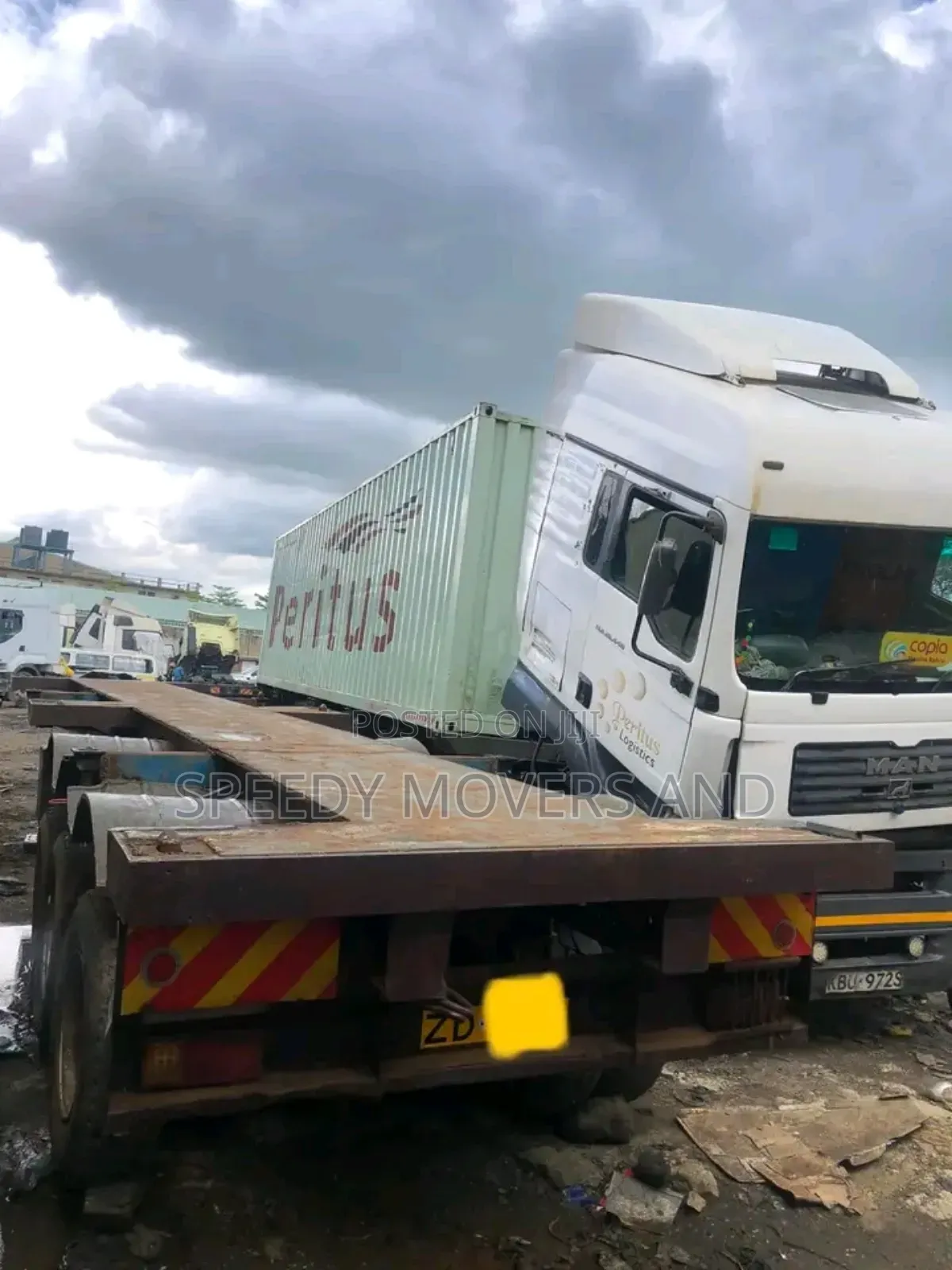 Highsided, Flatbed Trailers Available for Load Delivery