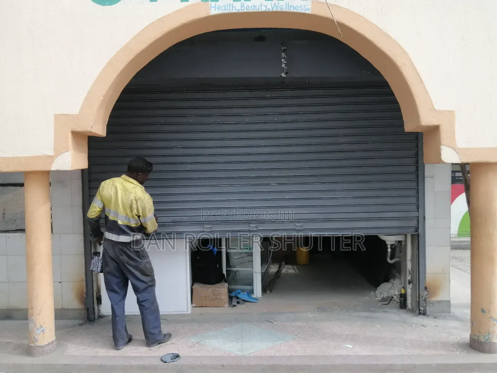Fabricators and Installation Shutter Doors