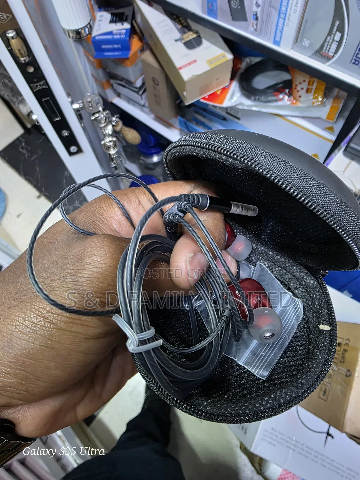 Takla in Ear Monitor Earphones