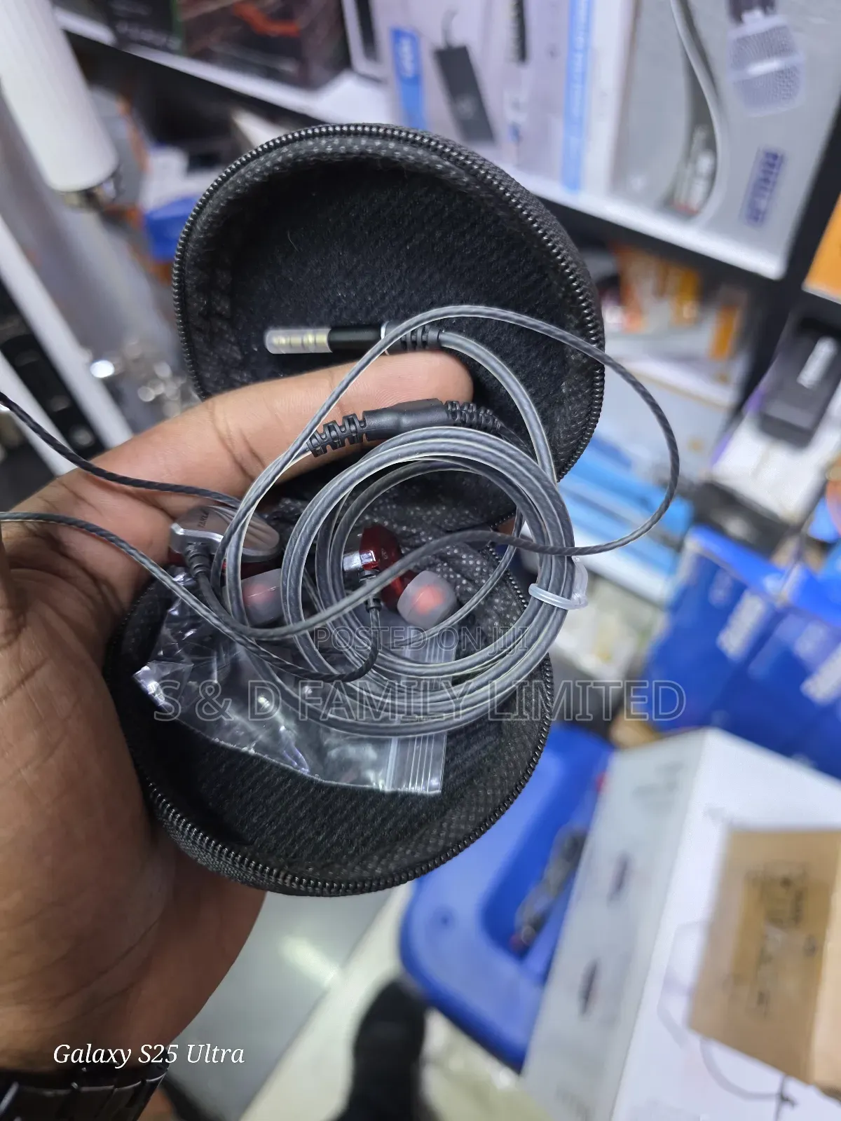 Takla in Ear Monitor Earphones