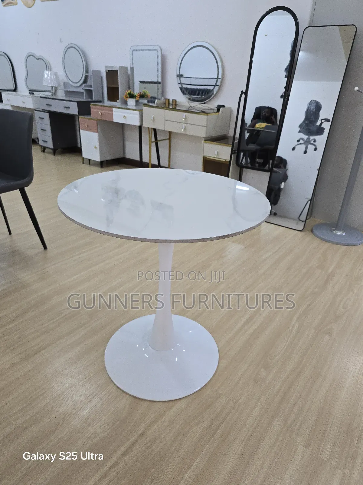 Maable Round Table Marble Round Table.