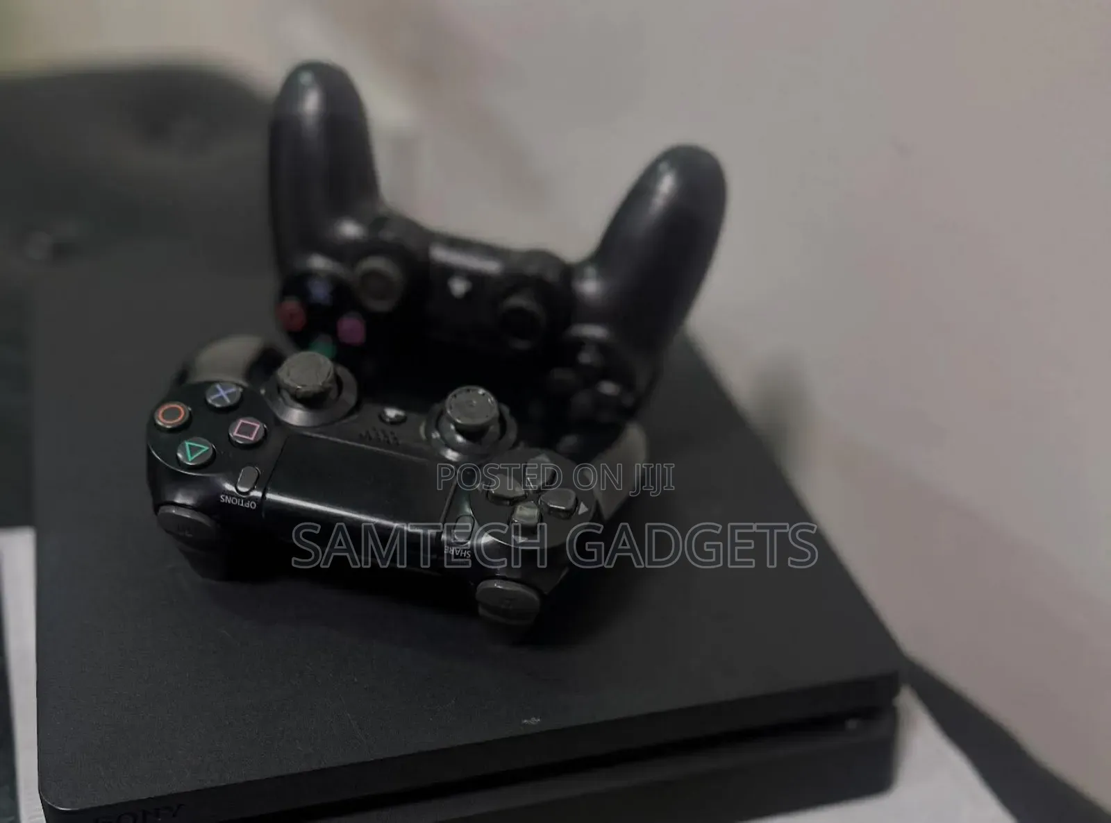Sony Ps4 Slim With 2 Pads