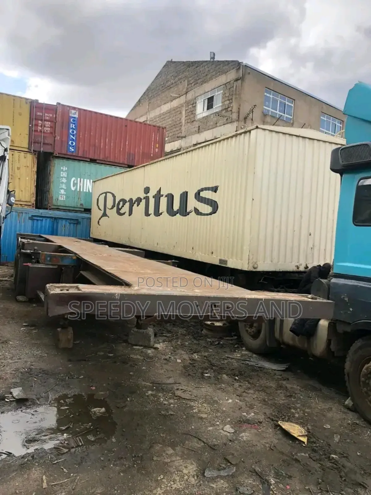 Boxbody and Flatbed Trailers Accessible for Transport