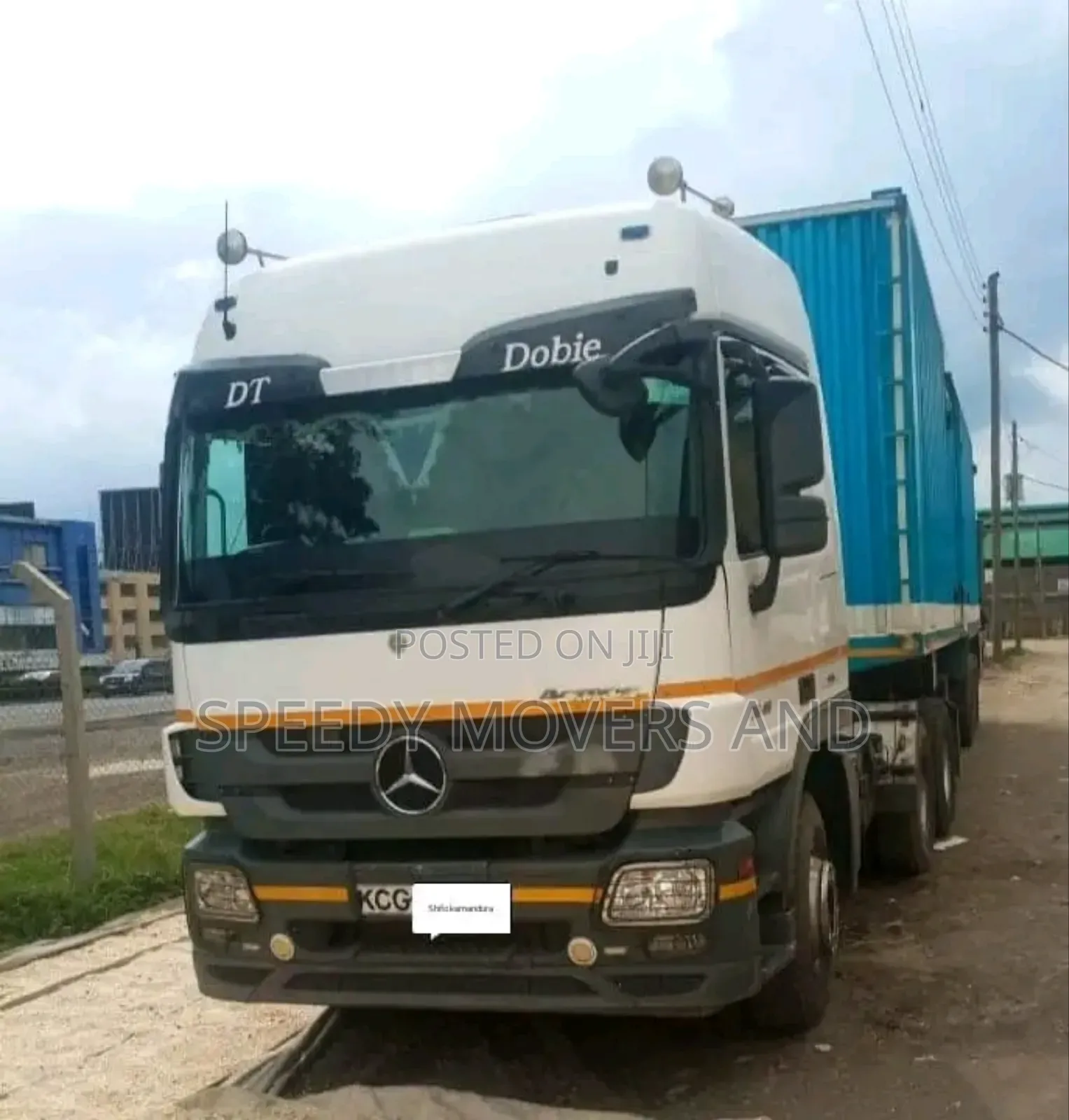 Boxbody/Flatbed Trailers Accessible for Jobs