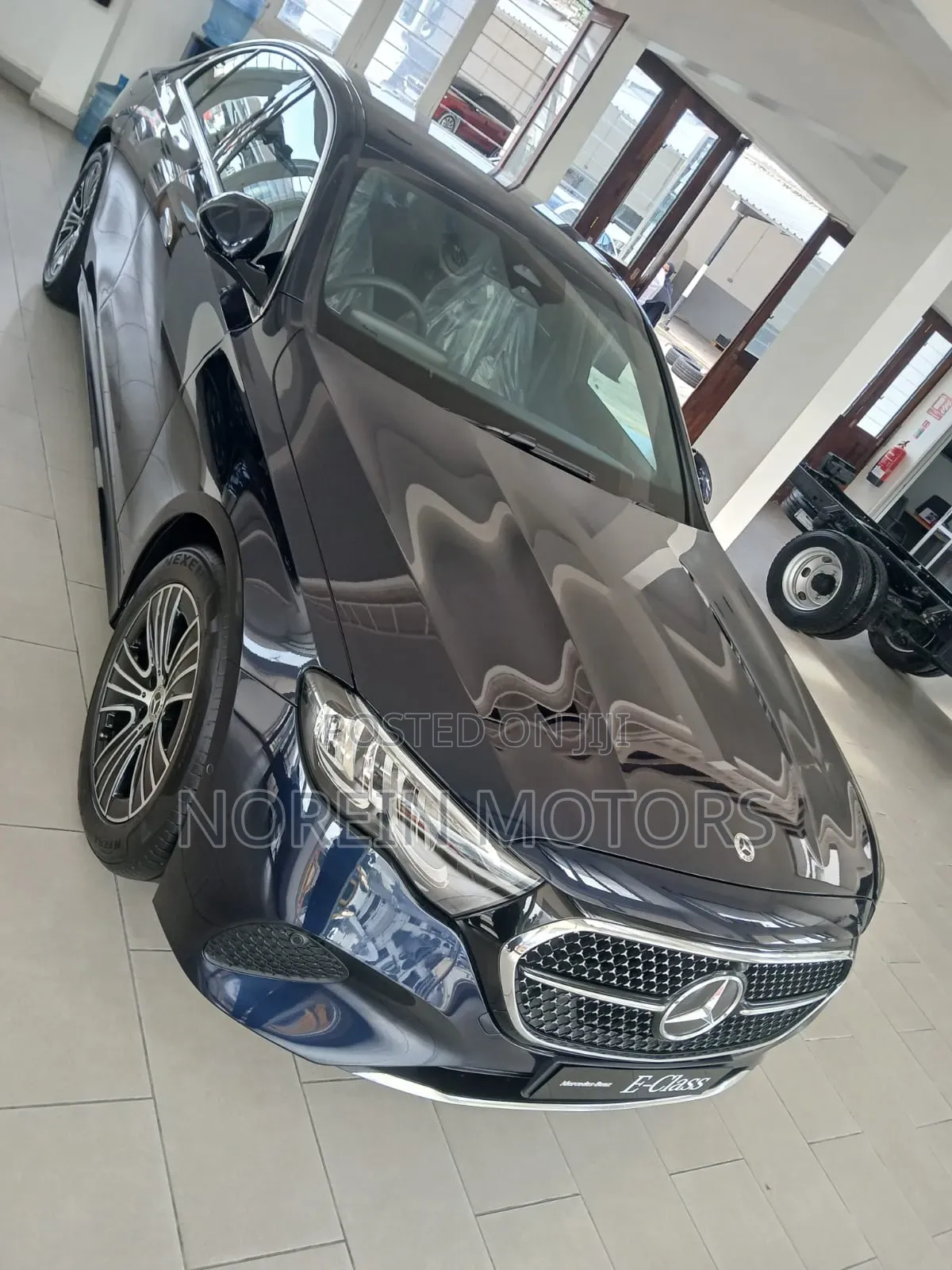 New Mercedes-Benz E200 2024 Blue