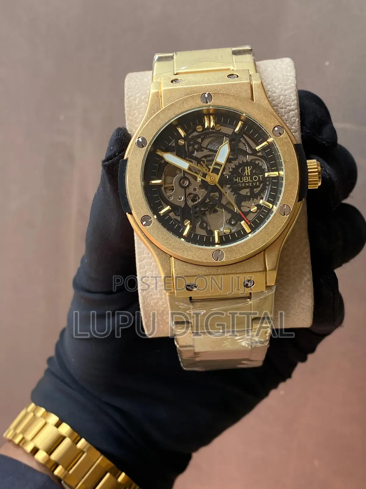 Digital Watch Both Time and Dates Update