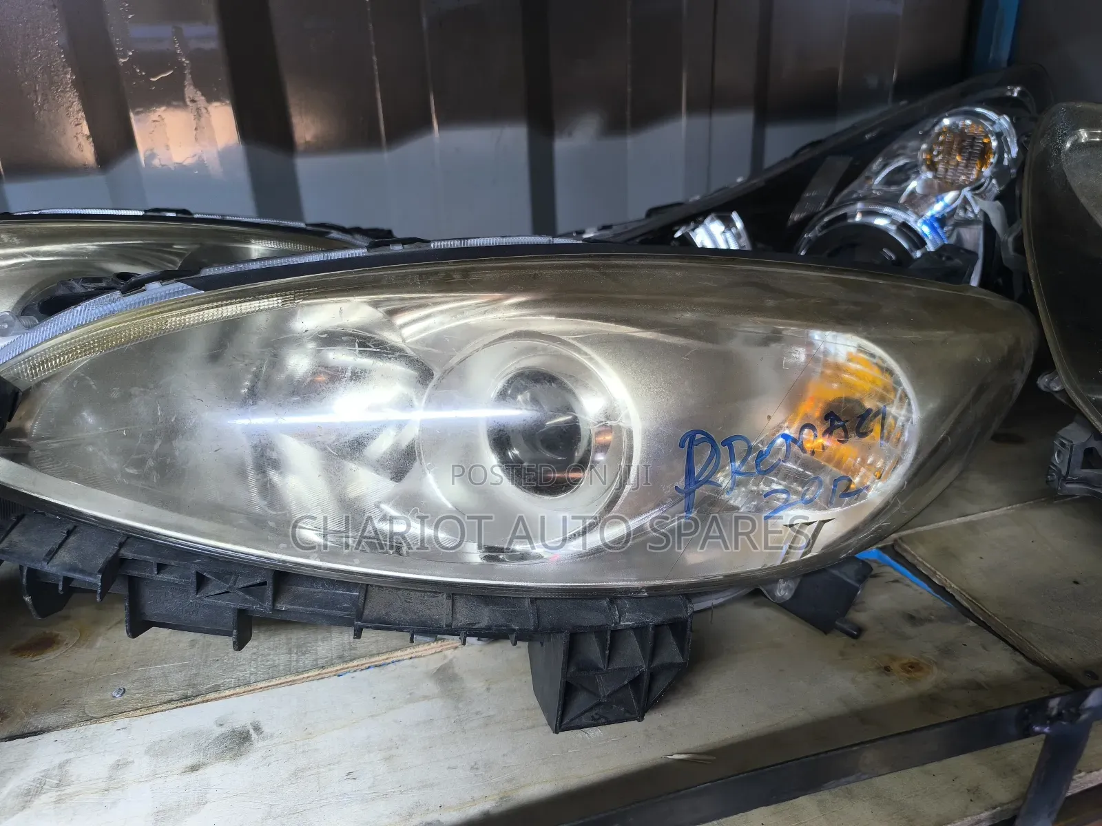 Mazda Premacy Xenon Headlights Available
