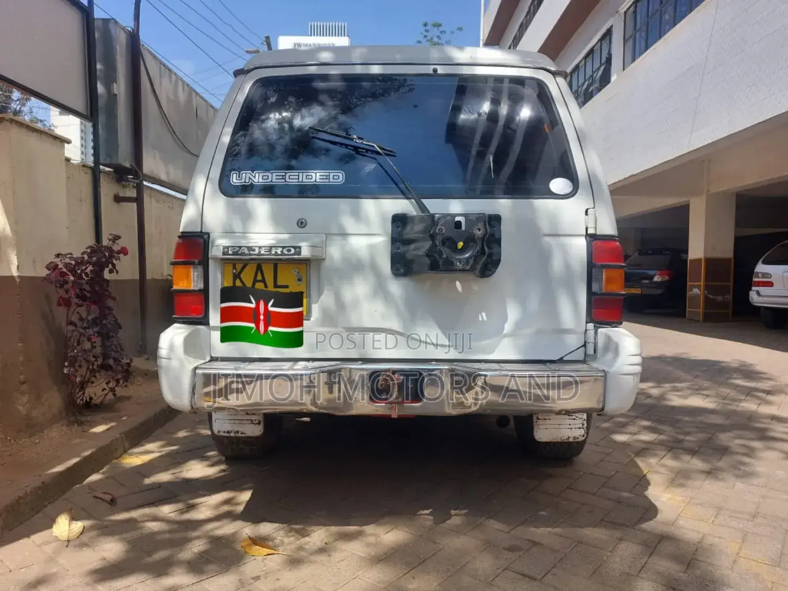 Mitsubishi Pajero 2001 White