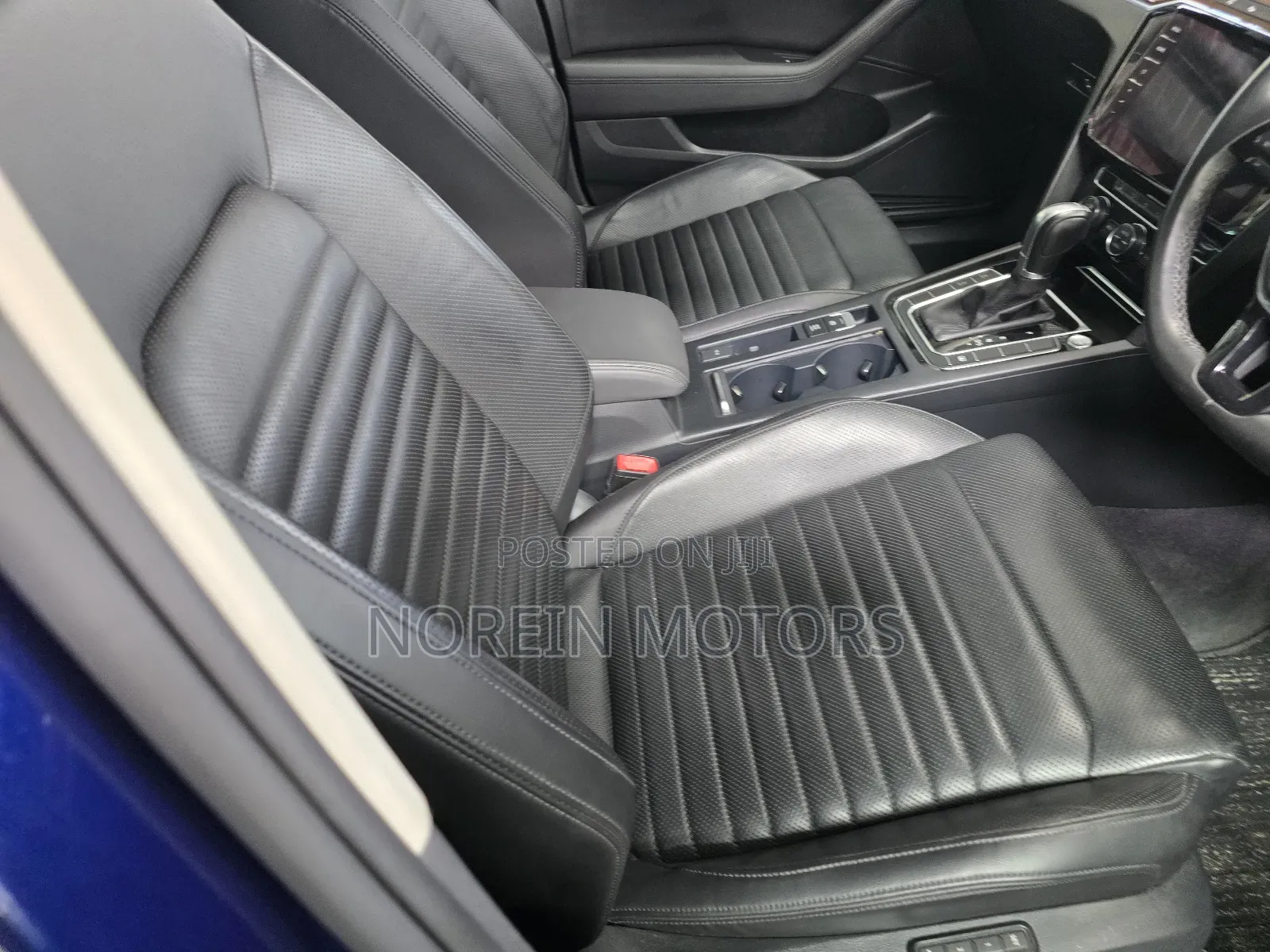 Volkswagen Passat 2019 Blue