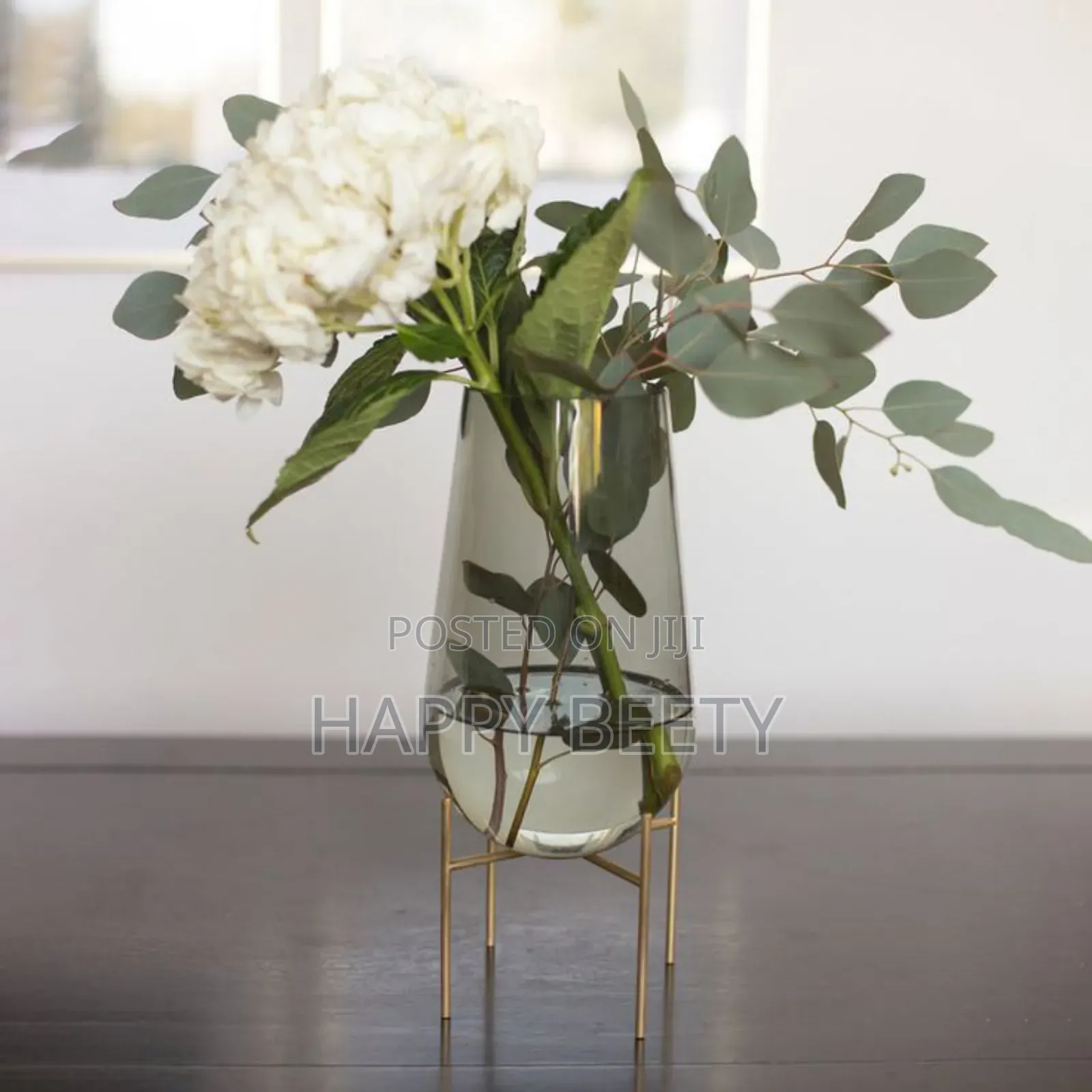 *Nordic Modern Creative Glass Vase With Metallic Stand*
-