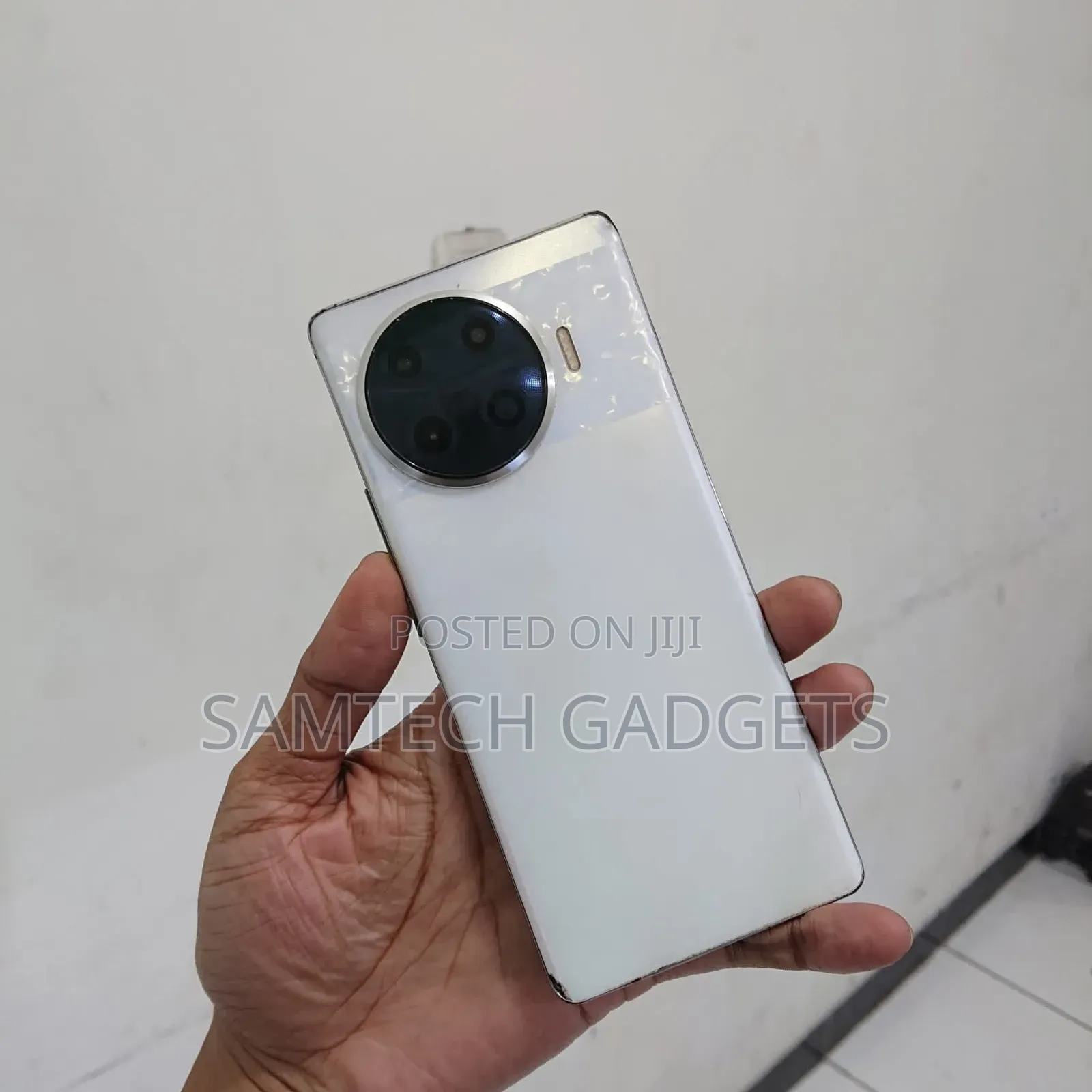 Tecno Spark 20 Pro Plus 256 GB Silver
