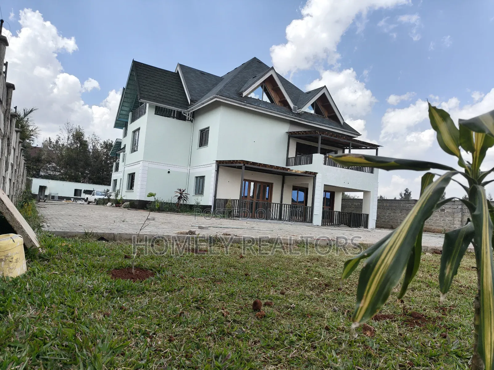 6bdrm Maisonette in Karen, Nairobi for sale