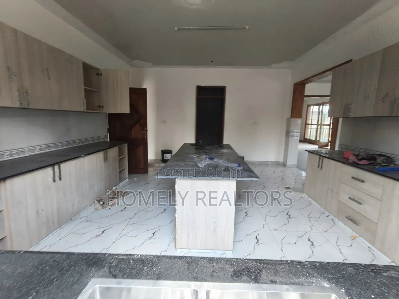 6bdrm Maisonette in Karen, Nairobi for sale
