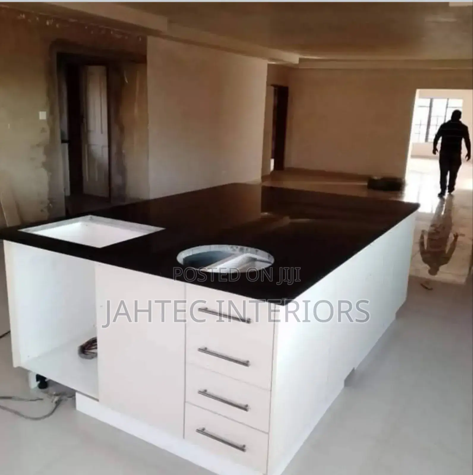 Kitchen Cabinets Feeting With Granite