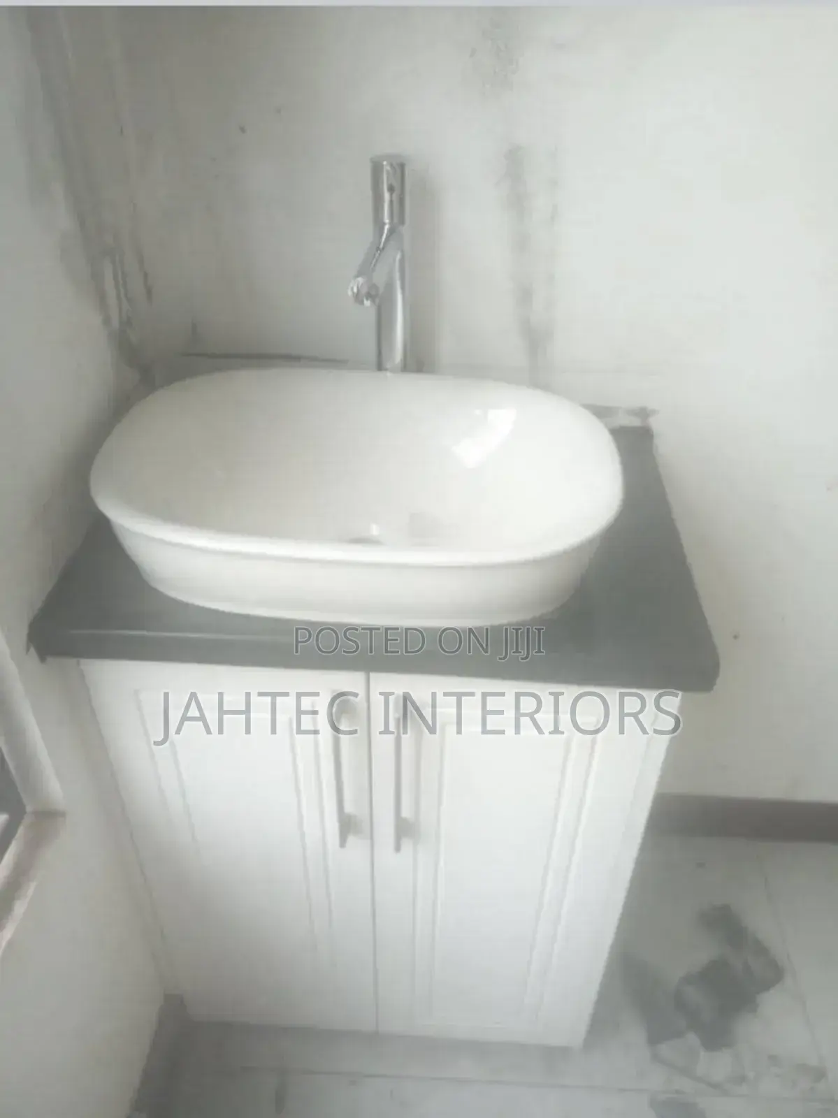 Kitchen Cabinets Feeting With Granite