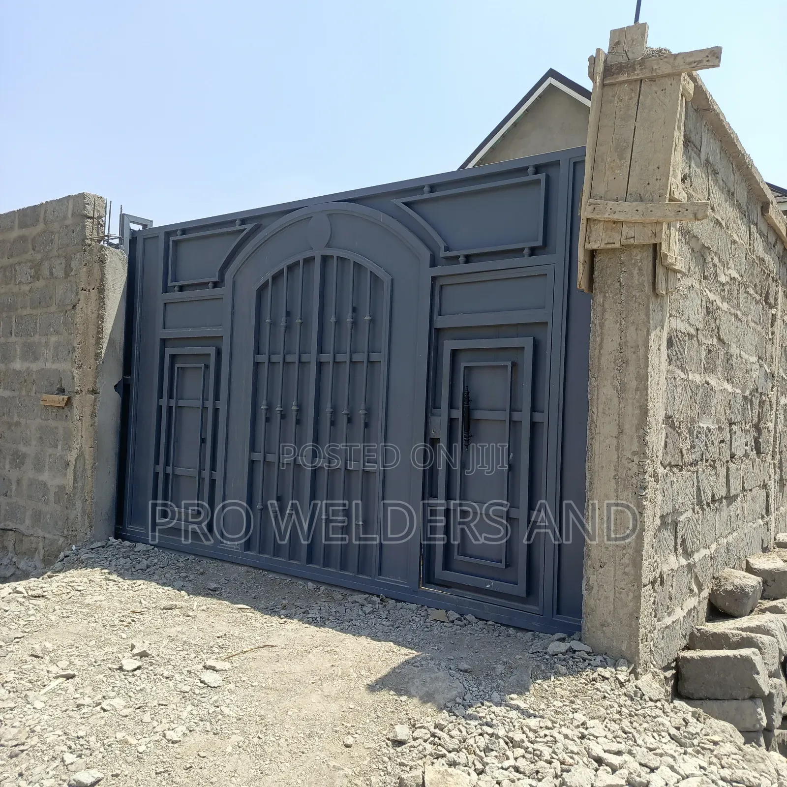 Quality Sliding Gate – Custom Made”