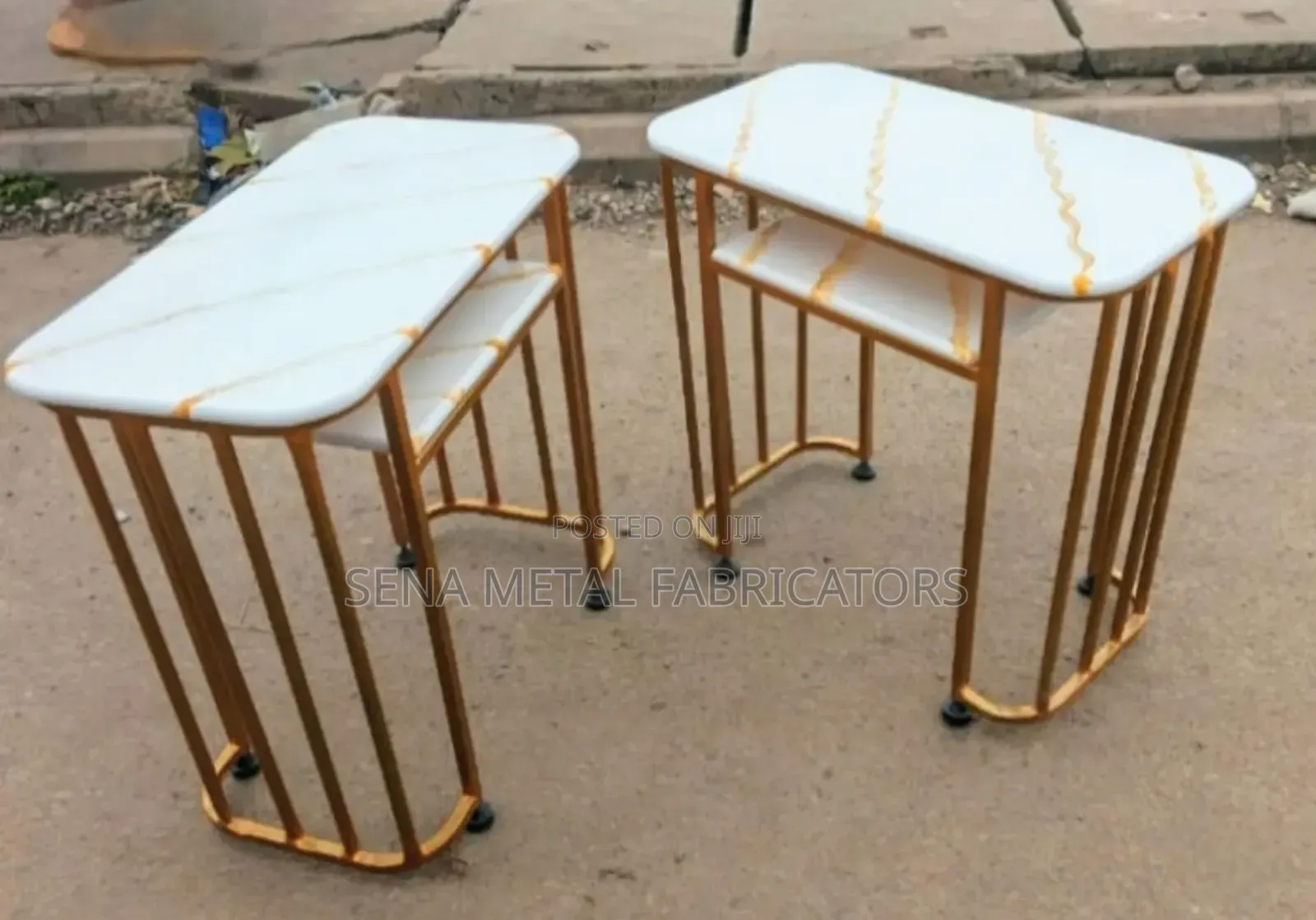 Manicure Table.