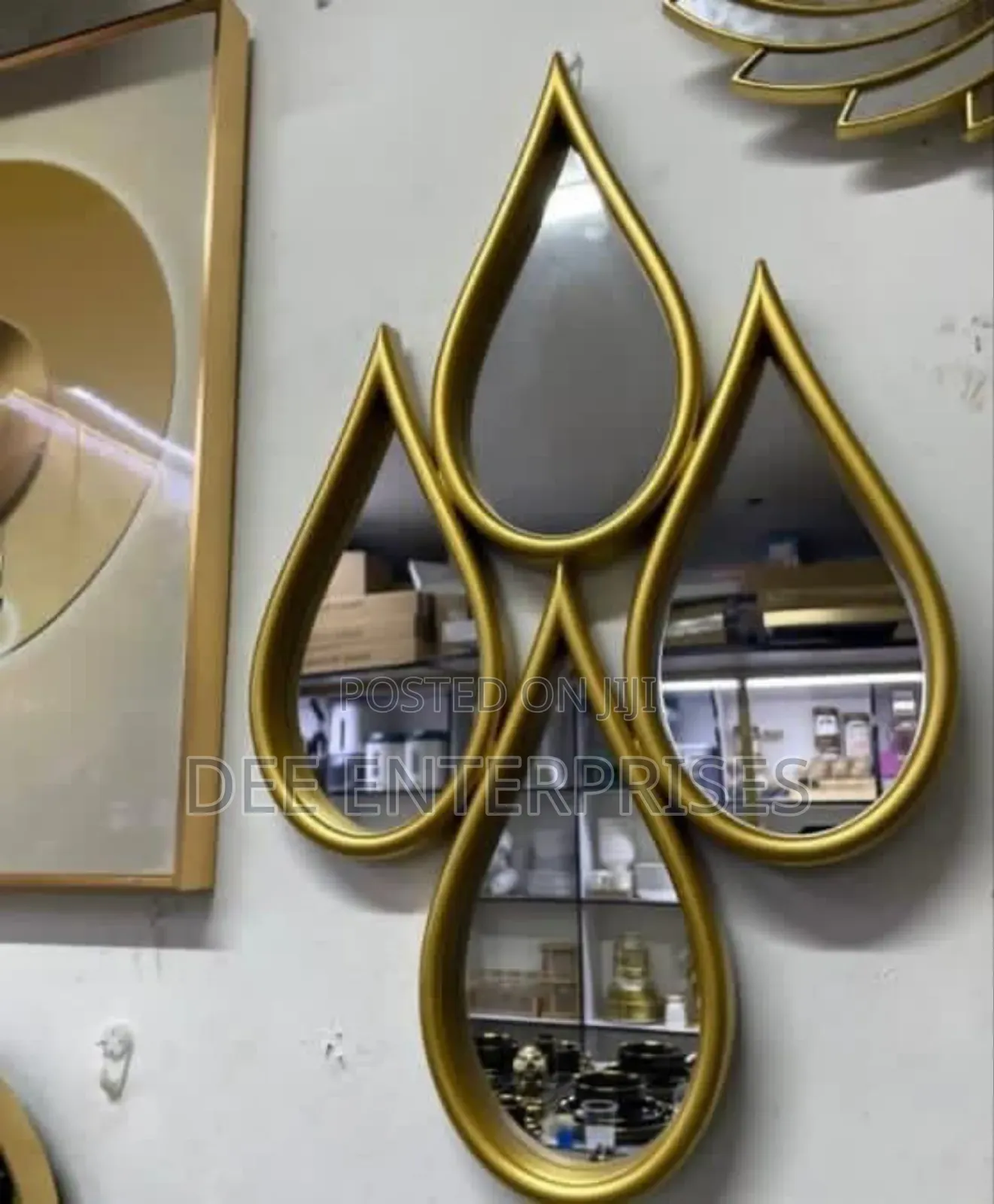 Decorative Oval Shaped Mirror