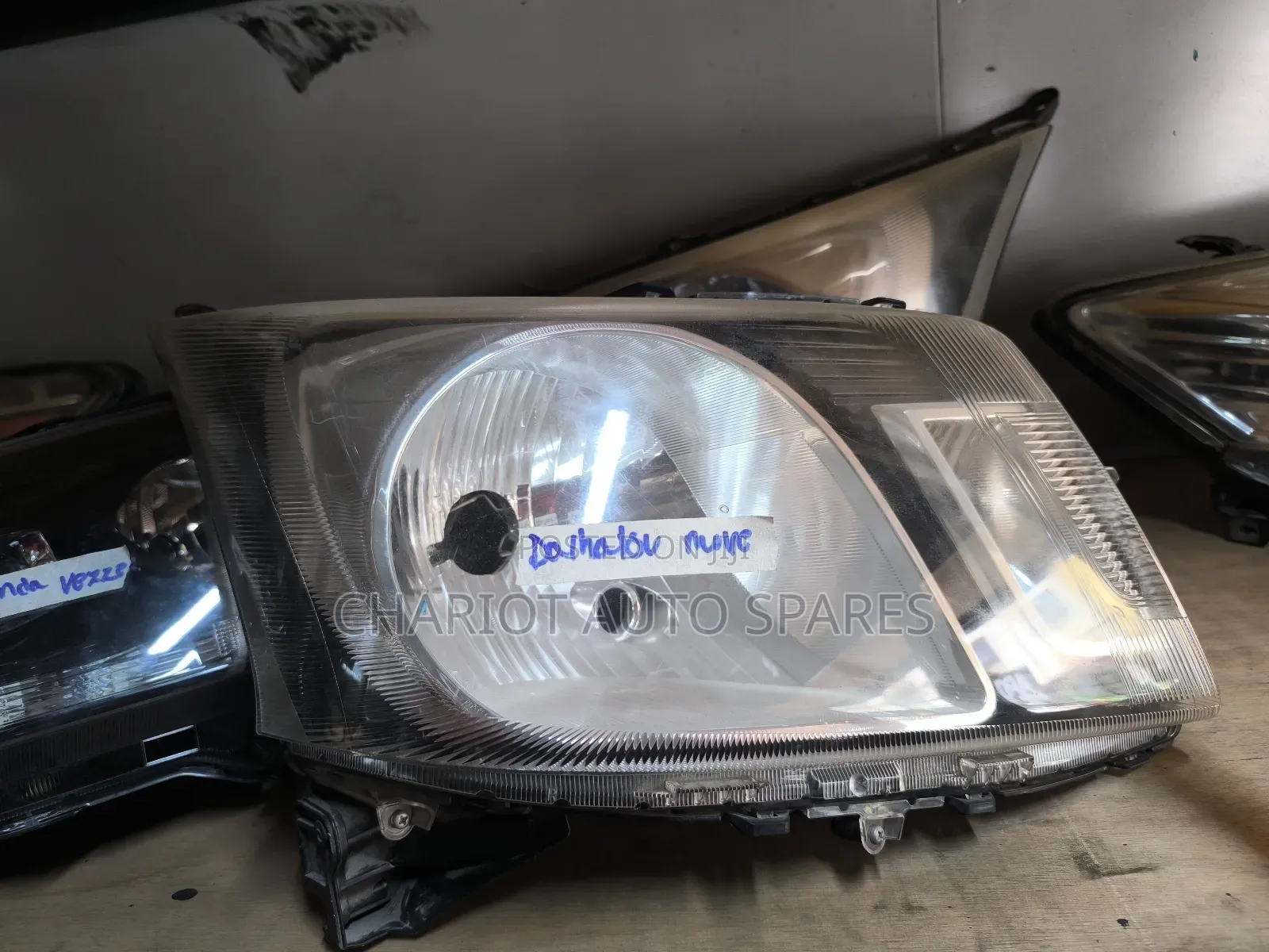 Daihatsu Move Headlights