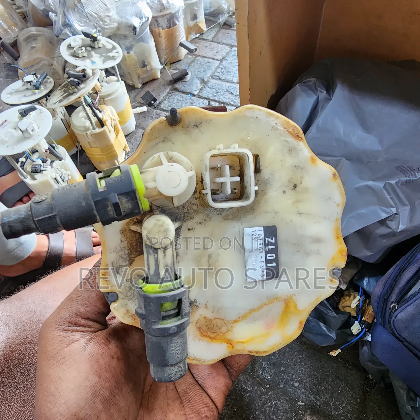 Fuelpump Mazda Zamilia/Demio Old