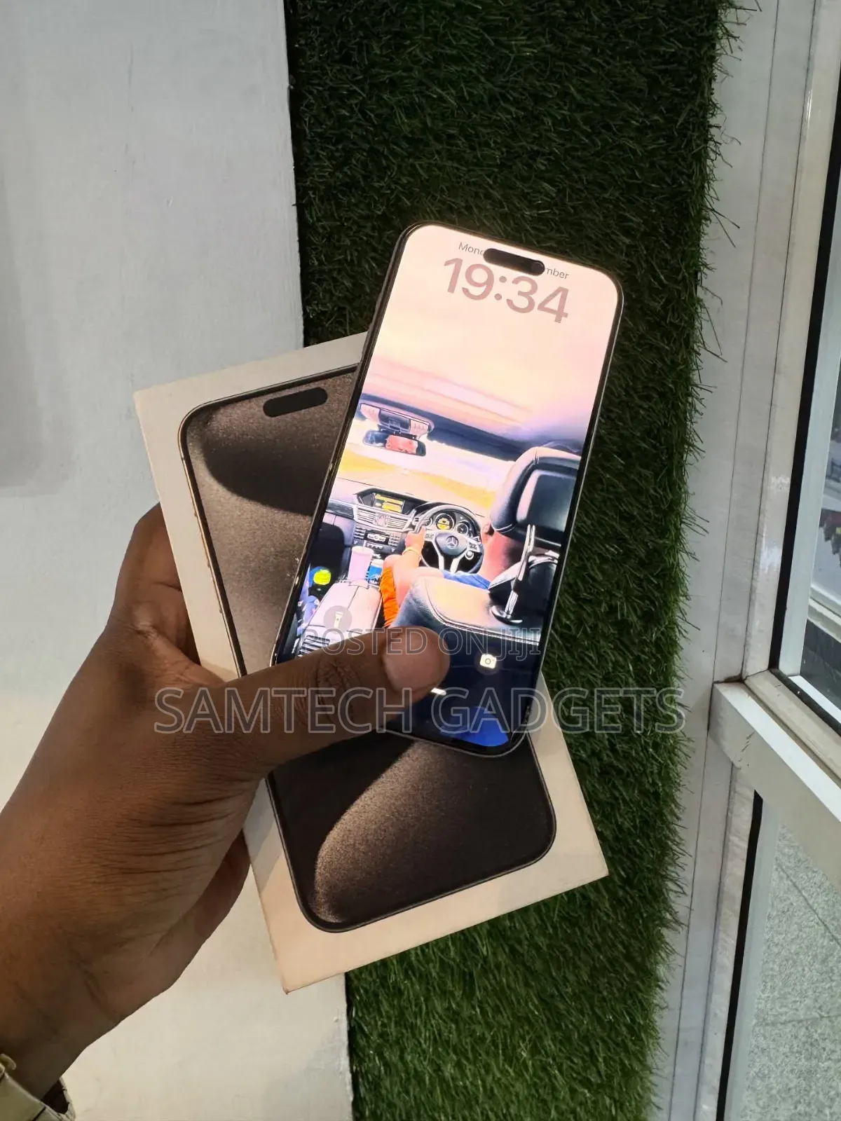 New Apple iPhone 15 Pro Max 256 GB Silver