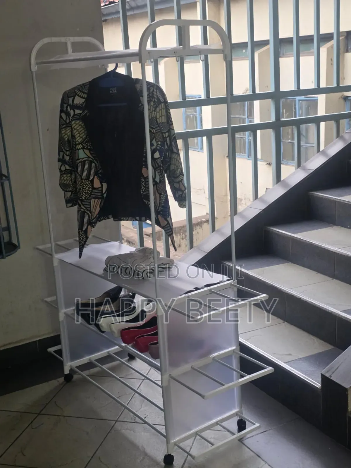 Garment Modern Cloth Rack With 3 Shelves