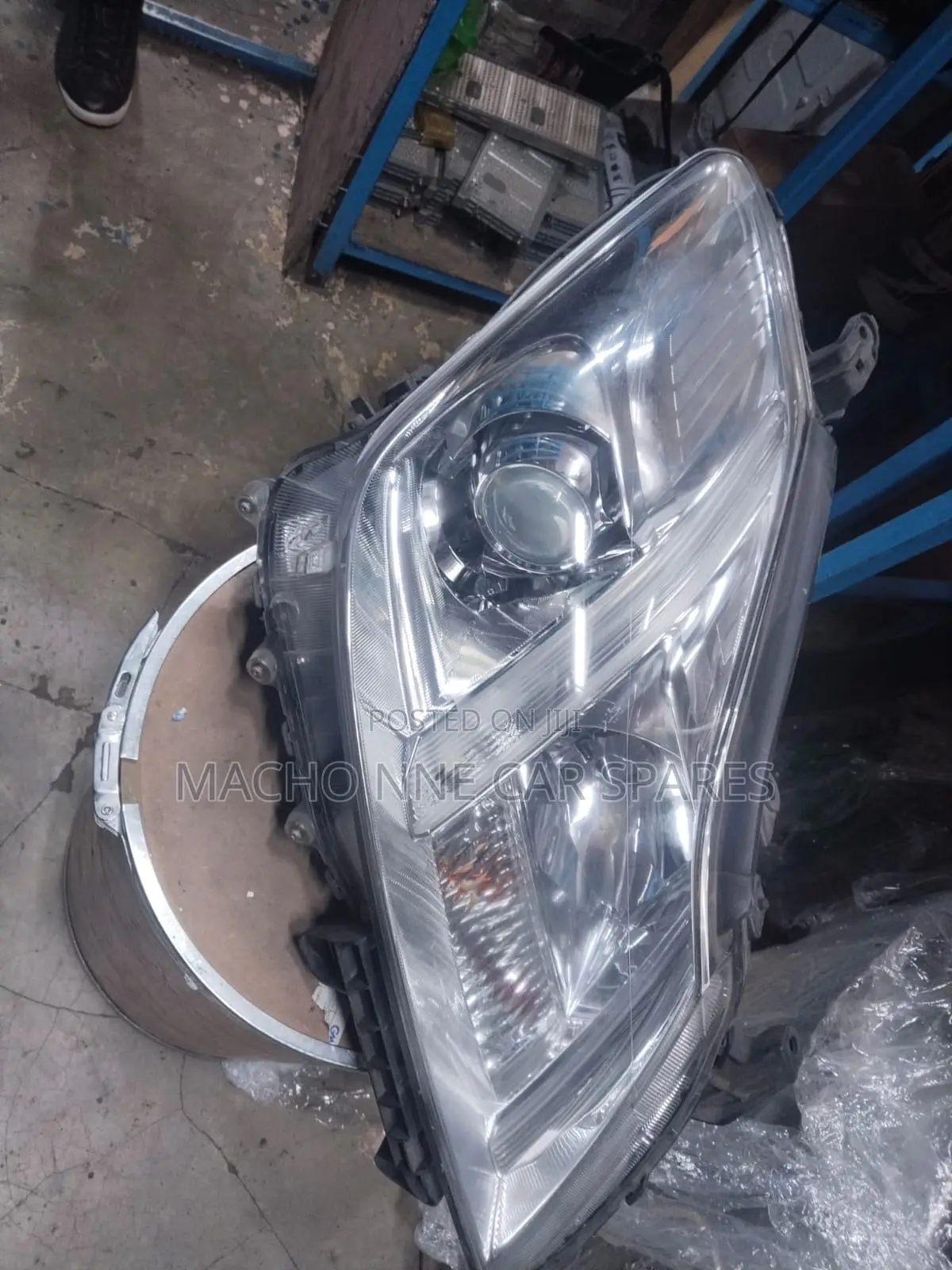 Toyota Crown 2010 Xenon Headlight (Clear Shade)