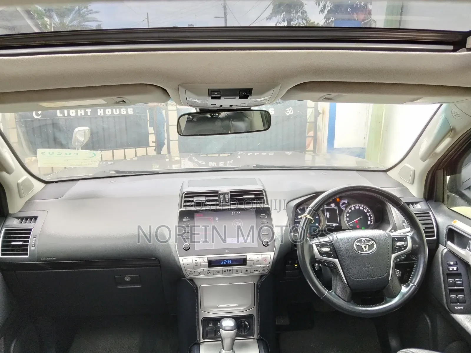 Toyota Land Cruiser Prado 2022 Silver
